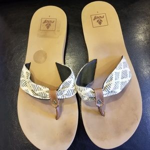 Reef size 8 flip flops